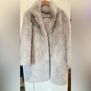 Love Token Faux Fur Coat. Gray, Size XS.